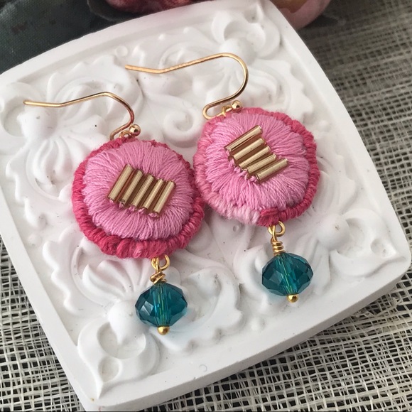 Organic looking handmade embroidery earrings - Picture 7 of 7